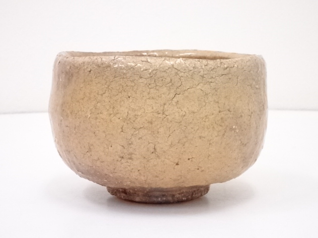 茶碗、萩井戸、椋原佳俊作。 茶碗 萩】椋原佳俊 共箱 URA]古畑窯 椋原佳俊 造/萩抹茶碗/共箱